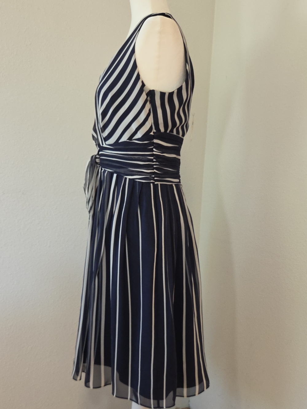 Ann Taylor 100% Silk Navy and White Striped V-Neck Dress Women's 6 NWT - Picture 10 of 16
